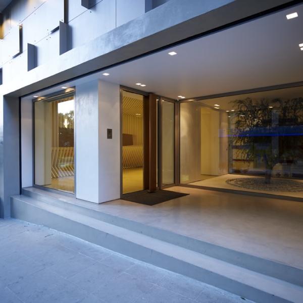 Lobby design for a shipping company