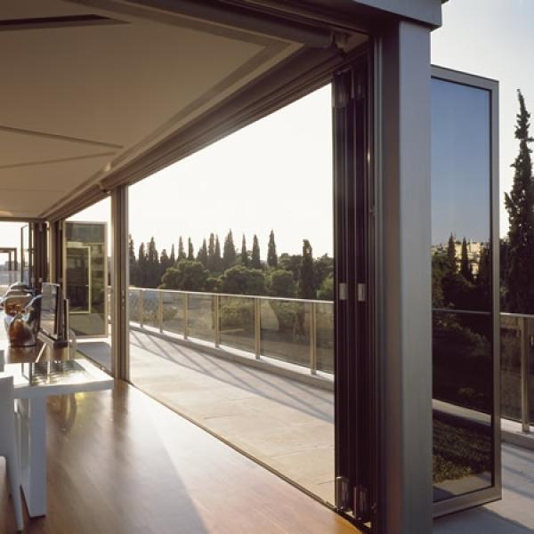 Penthouse and roof garden in Athens